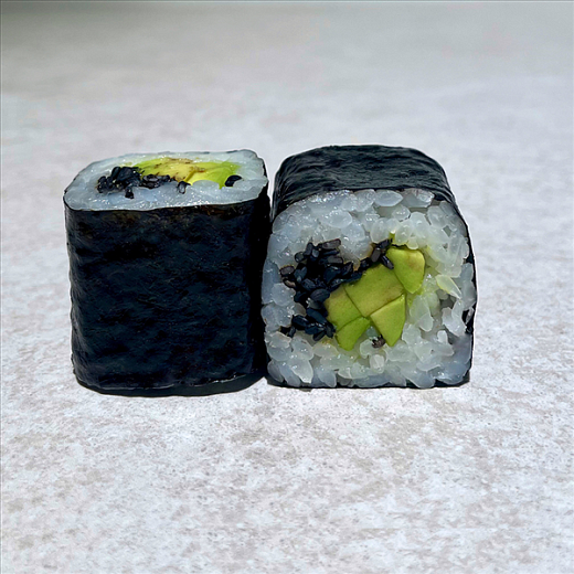 Ролл с авокадо